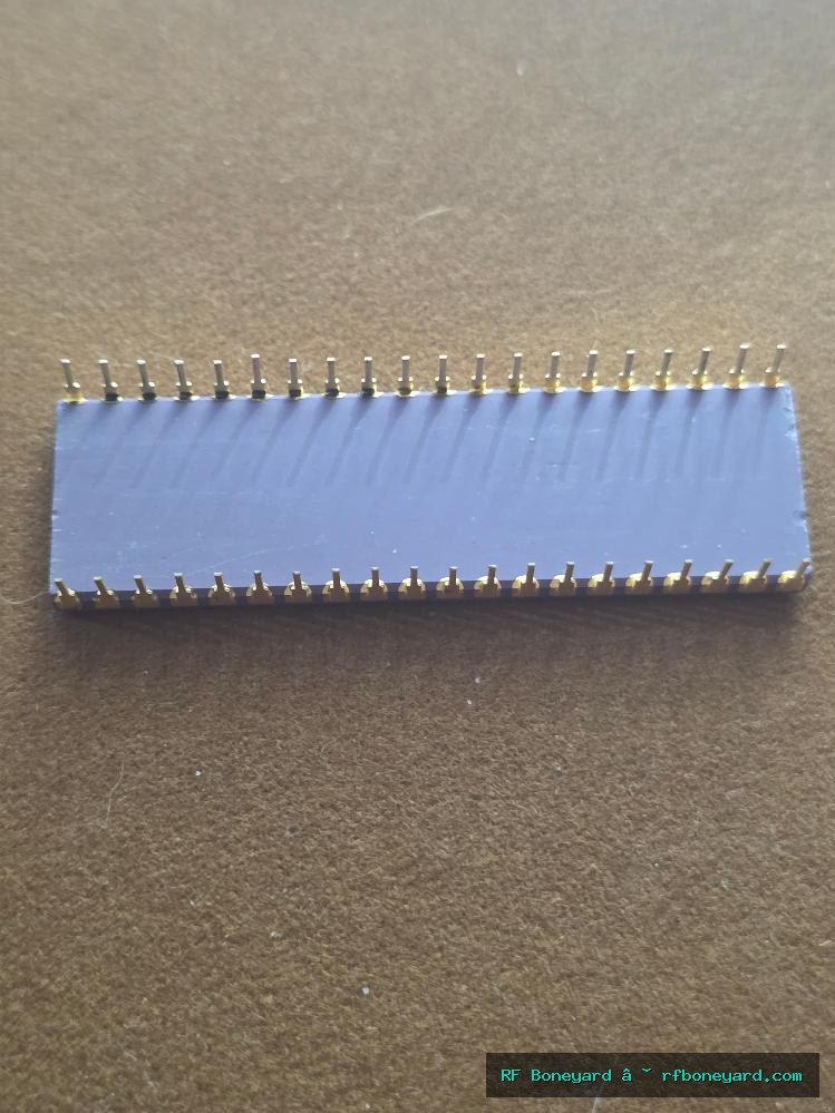 Mostek MK3881P Z80-PIO Parallel I/O Controller Ceramic Gold-Pin DIP-40 Vintage – 1 Piece photo