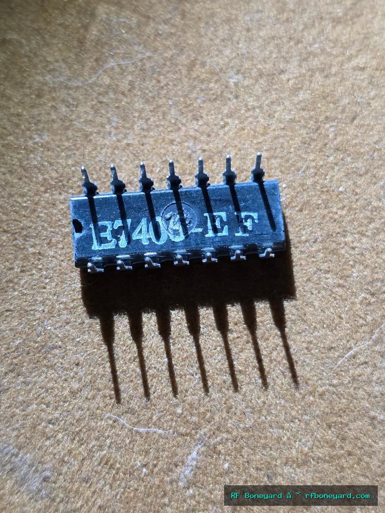 Signetics 7406N Vintage TTL Hex Inverter Open-Collector Buffer Driver DIP-14 1979 Arcade Logic IC photo