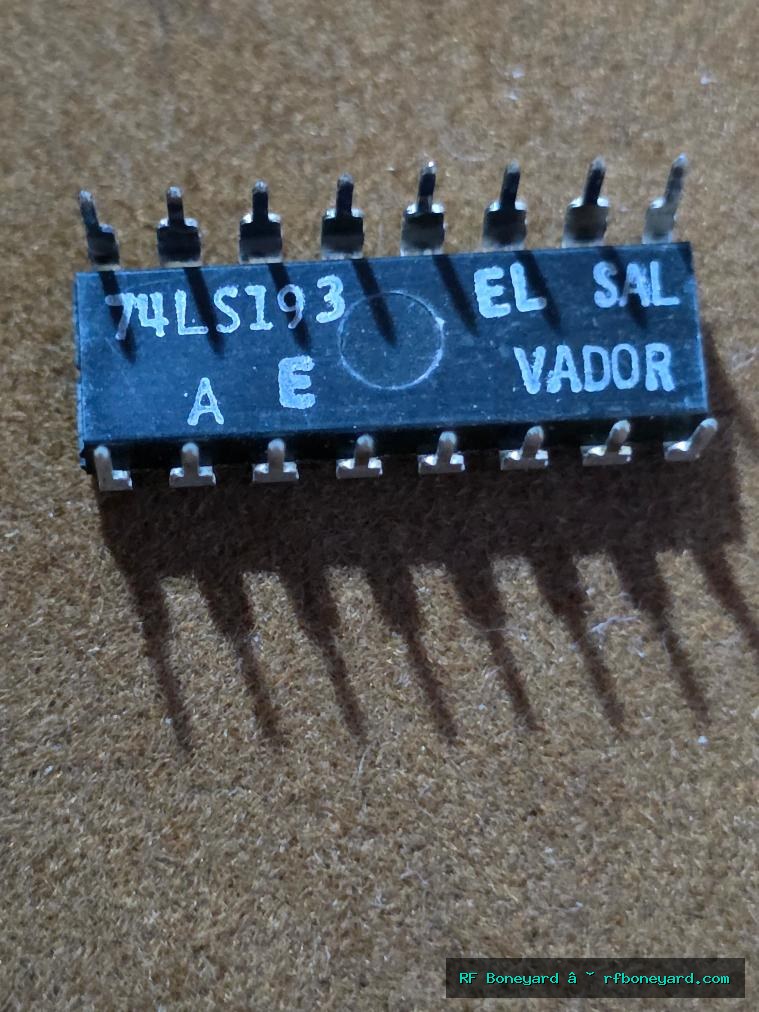 Texas Instruments SN74LS193N Vintage 1977 TTL 4-Bit Up Down Binary Counter DIP-16 Arcade Logic IC photo