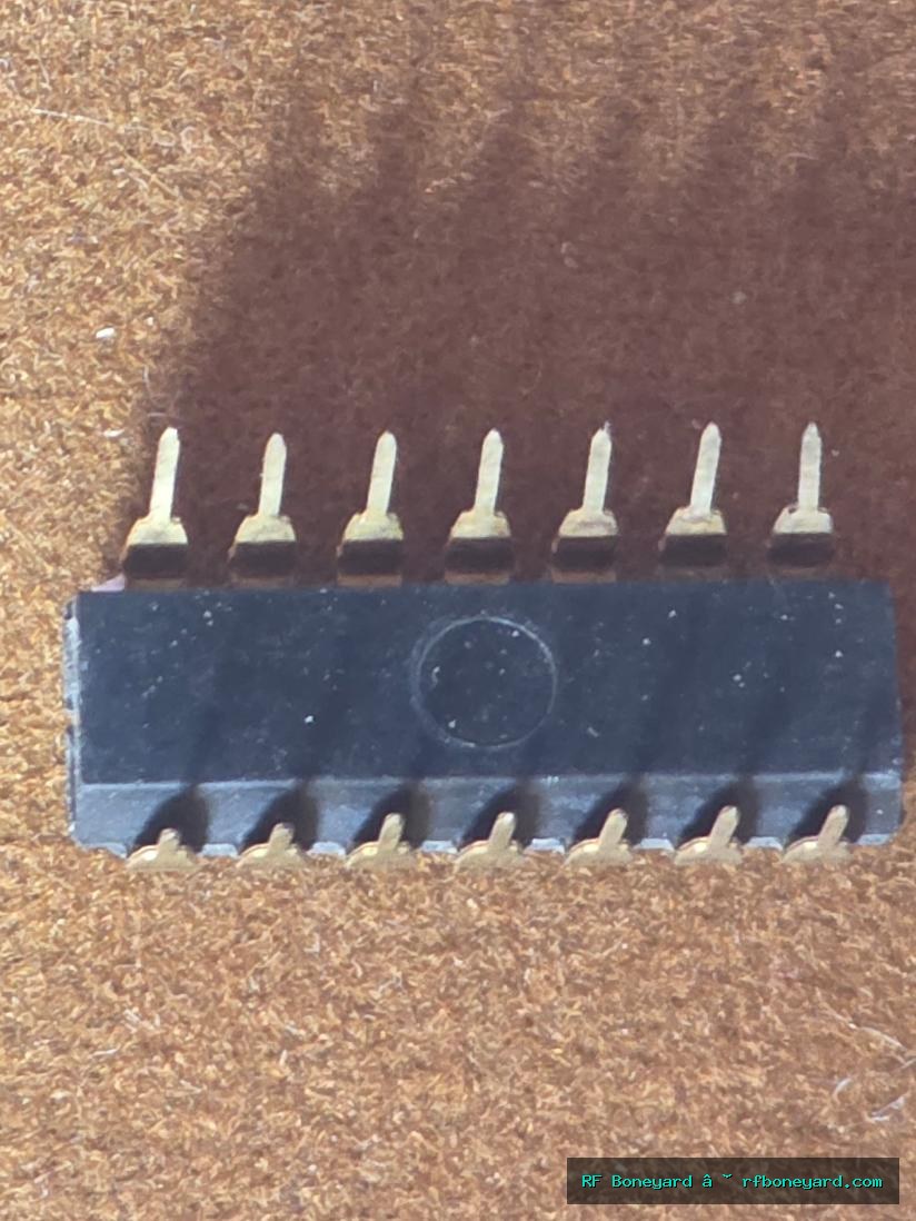 Texas Instruments SN7430N Vintage 8-Input NAND Gate TTL IC 1974 Gold-Pin DIP photo