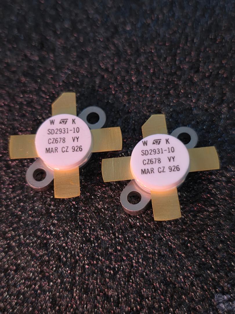 STMicroelectronics SD2931-10 RF Power MOSFET Pair – Tested Close-Reading Pair