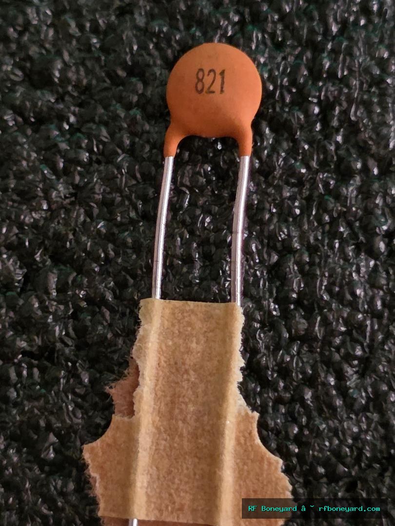 10-Pack 820pF 50V Ceramic Capacitors