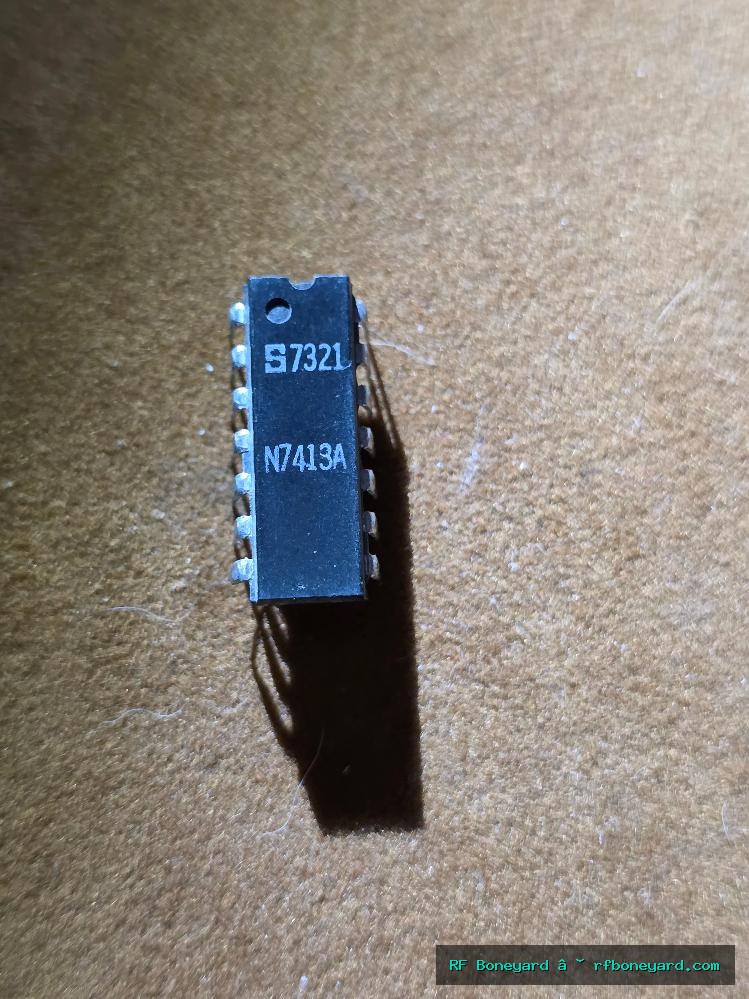 Signetics N7413A Obsolete TTL Dual 4-Input NAND Schmitt Trigger DIP-14 Vintage Arcade Logic IC