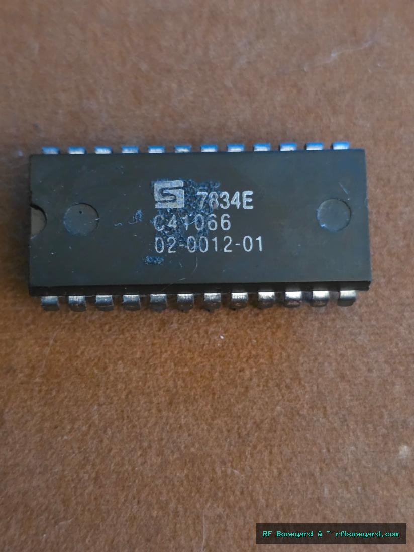 Signetics 047066 02-0012-01 Vintage 24-Pin DIP IC 1978 Singapore NOS