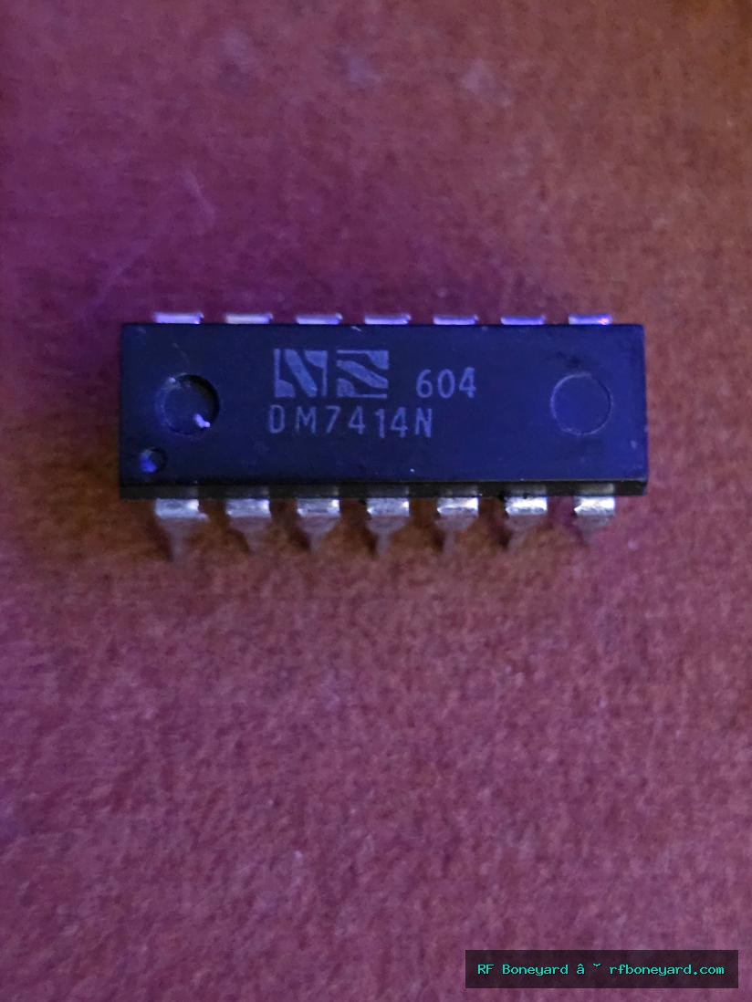 National Semiconductor DM7414N Vintage Hex Schmitt-Trigger Inverter TTL Logic IC